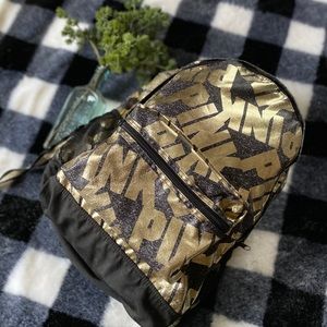 This PINK Backpack 😍😍